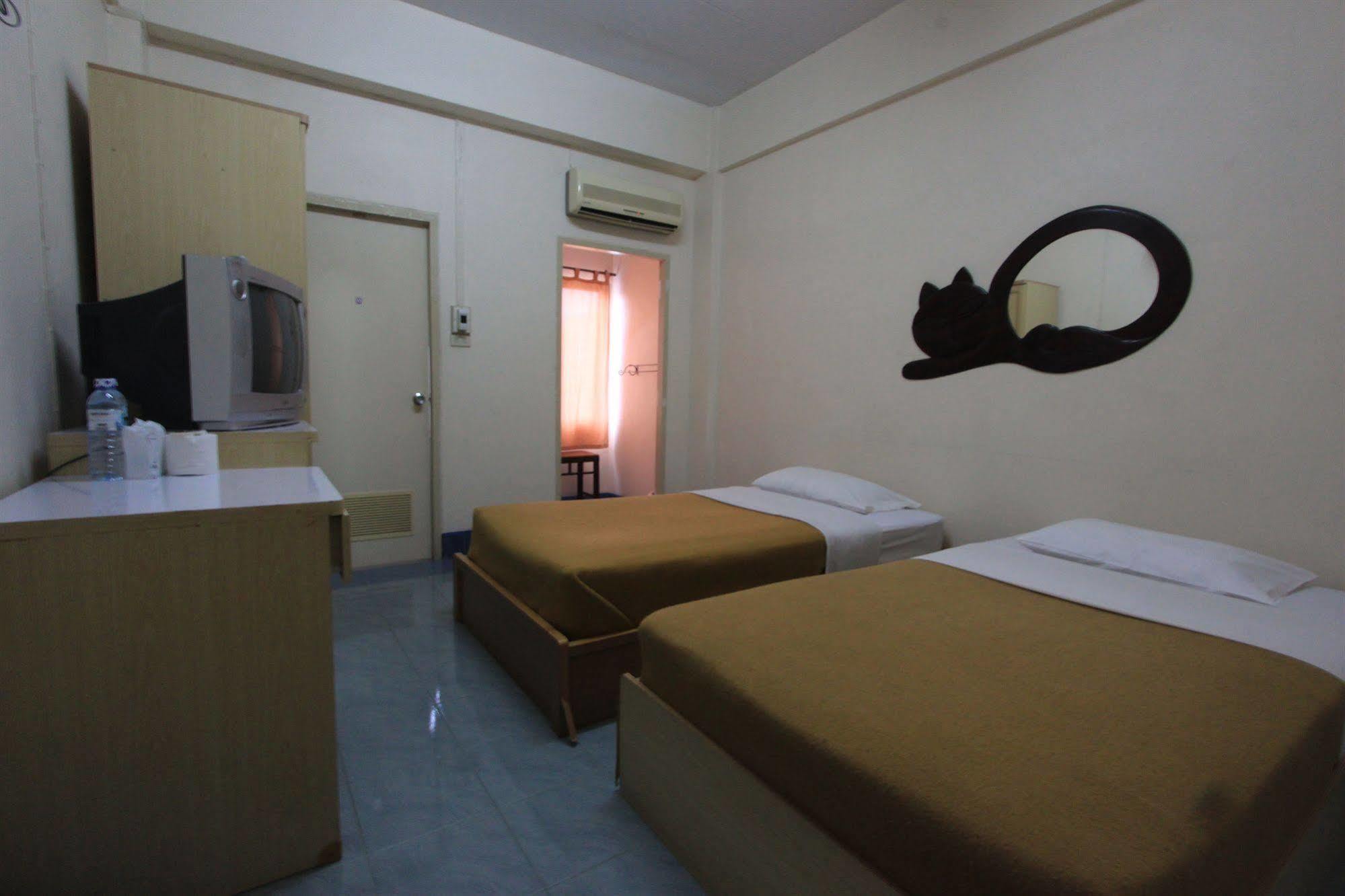 Hotel Manee Cool Mueang Chiang Mai Exterior foto