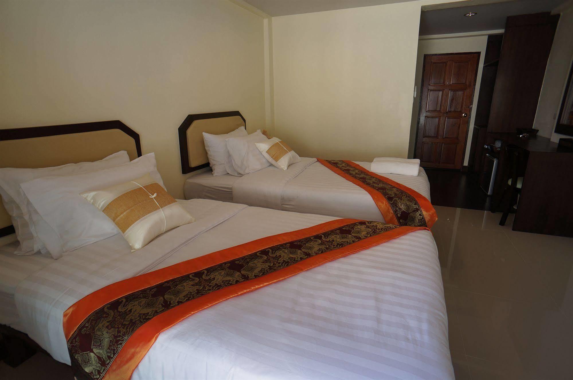 Hotel Manee Cool Mueang Chiang Mai Exterior foto